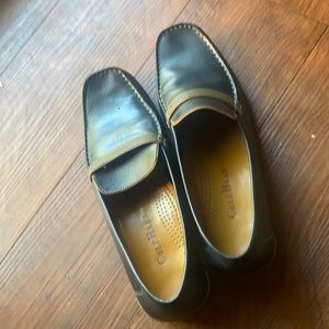 ColeHaan Shoe Color black a good price 5 dollar discount